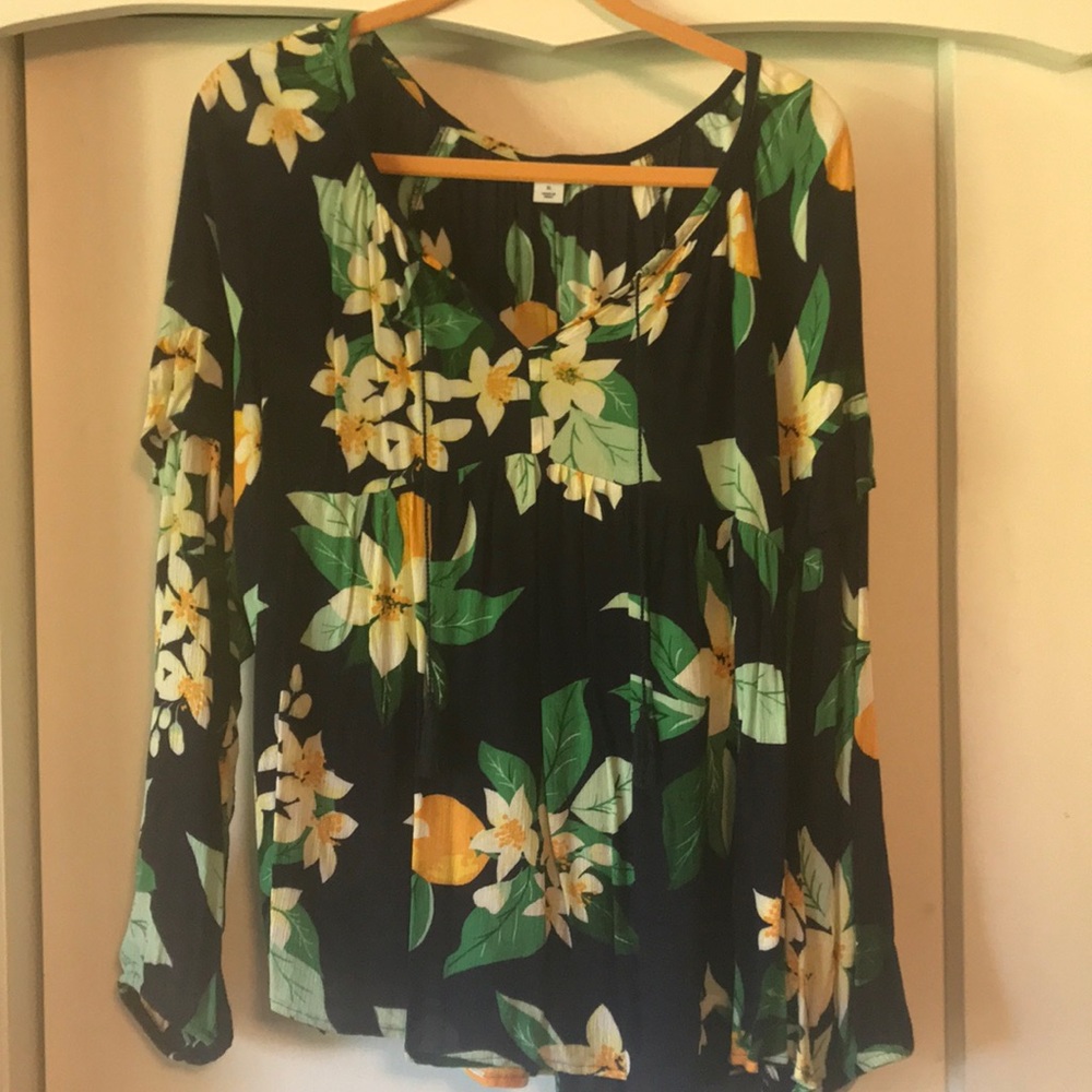 🍋 Old Navy lemon shirt 🍋